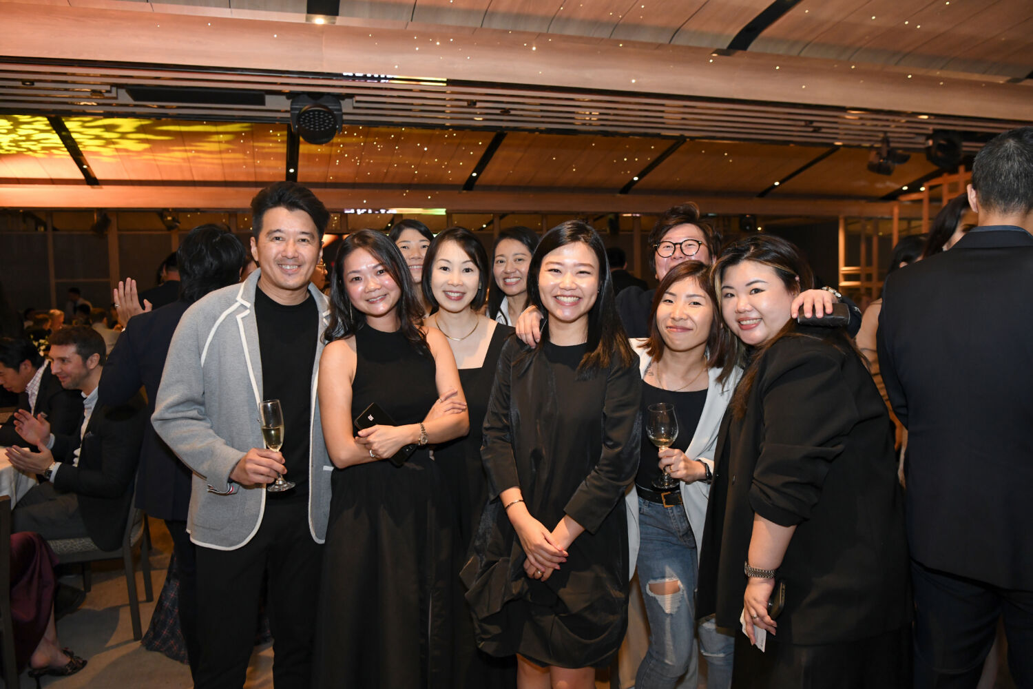 AHEAD Asia 184