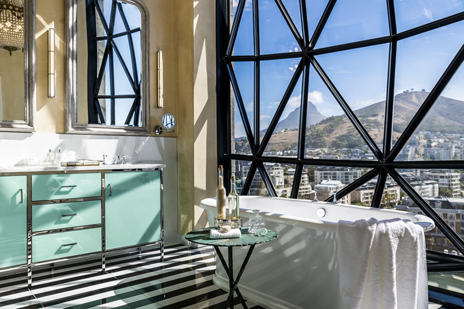Deluxe Superior Bathroom 1000Px