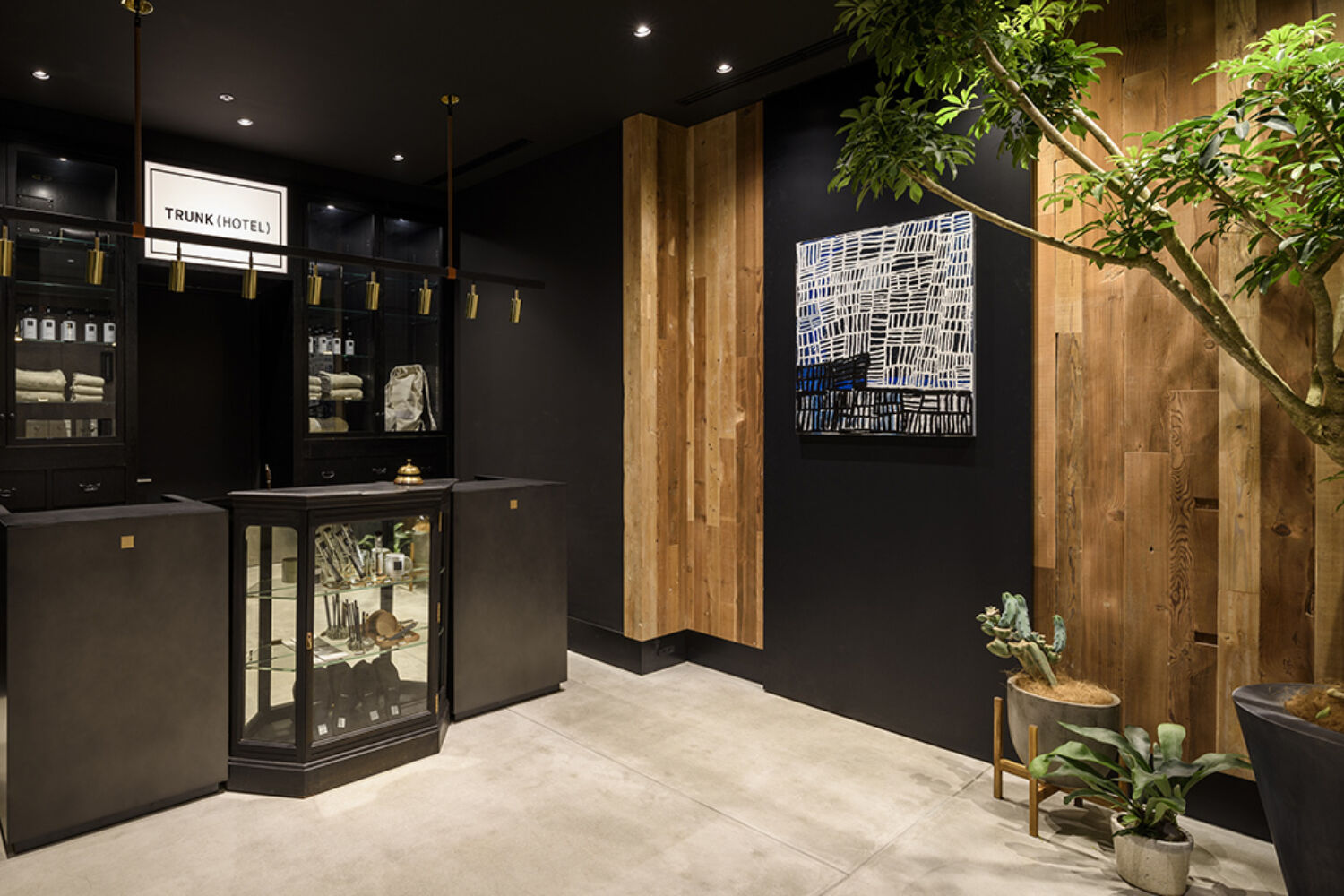 Front Desk 1000Px