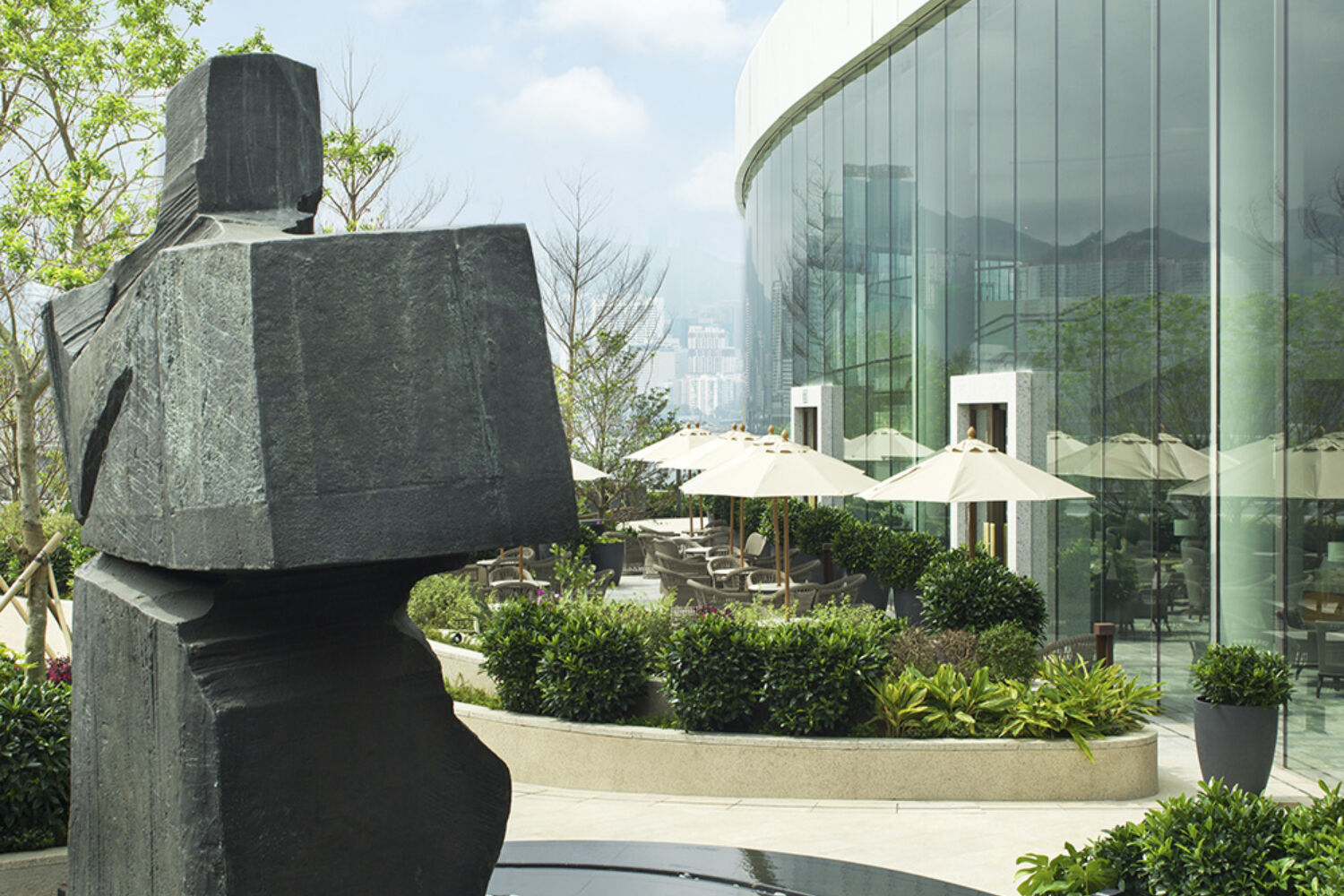 Kerry Hotel Hong Kong 05 Ju Ming Sculpture With Lobby Lounge Terrace 1000Px