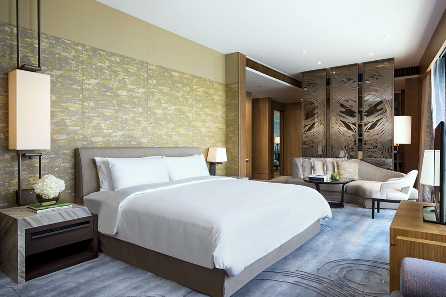 Kerry Hotel Hong Kong 07 Presidential Suite Bedroom 1000Px