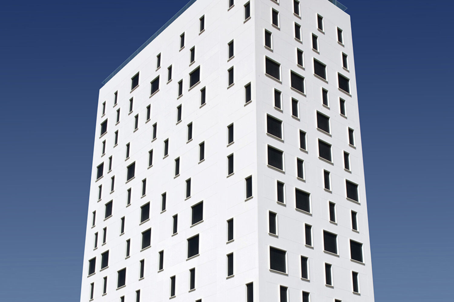 Urban Hotel Newbuild Form Hotel Dubai 001 1000Px