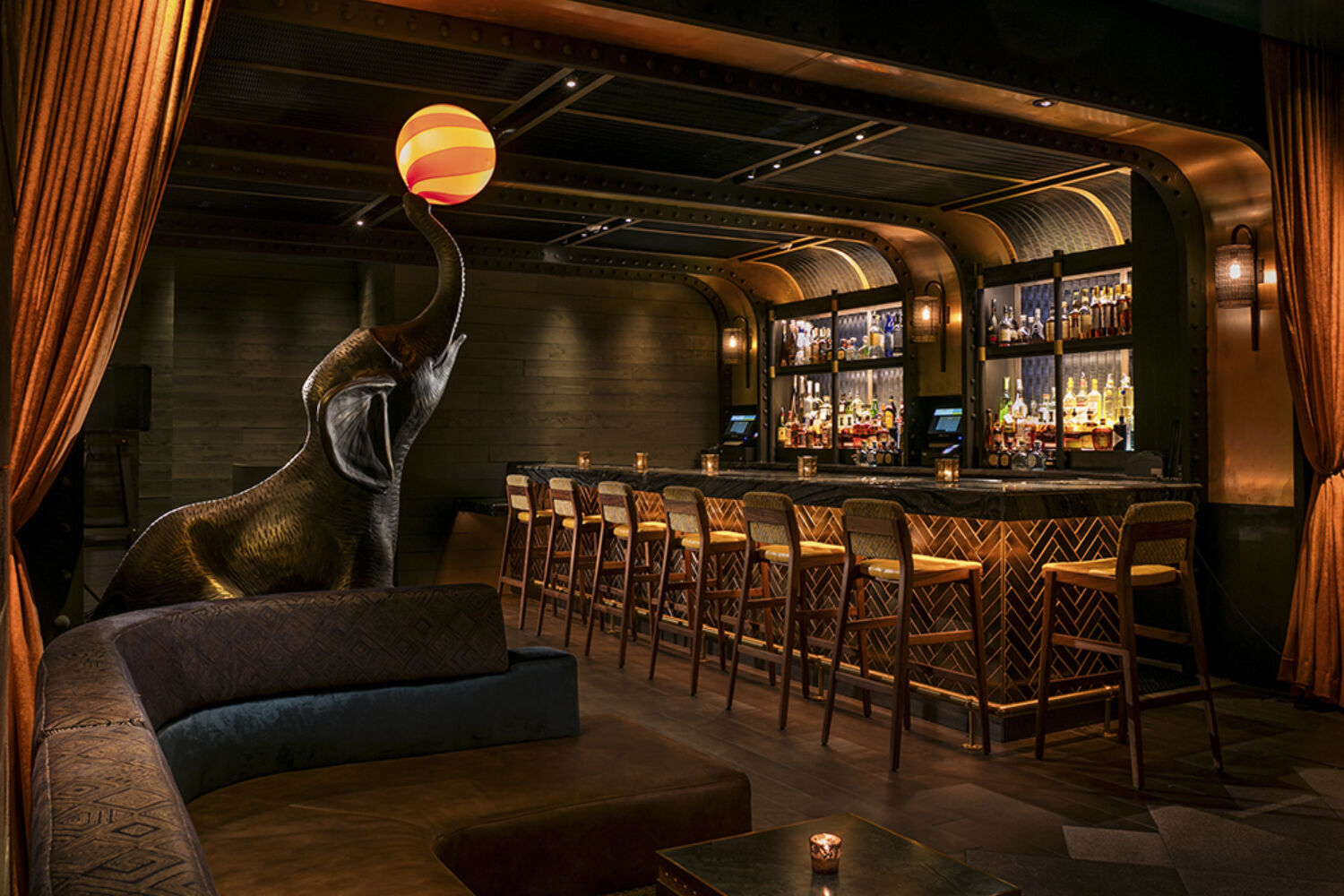 Elephant Lounge2 Warren Jagger 1000Px